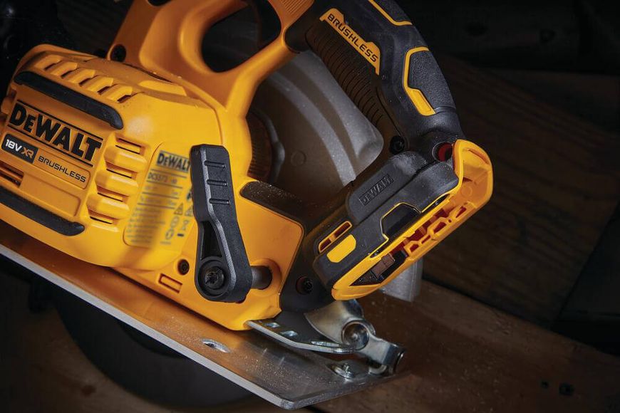 Пила дисковая аккумуляторная бесщёточная DeWALT DCS573NT DCS573NT фото