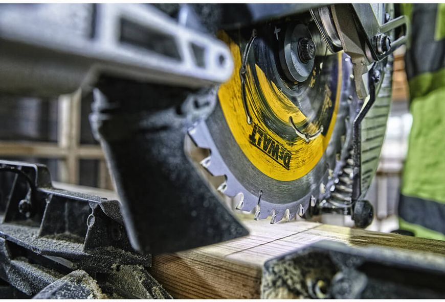 Пила торцовочная аккумуляторная бесщёточная DeWALT DCS727N DCS727N фото