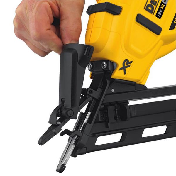 Пистолет гвоздезабивной аккумуляторный бесщёточный DeWALT DCN650P2 DCN650P2 фото